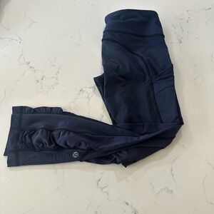 Lululemon rival pace legging size 6 navy great used condition